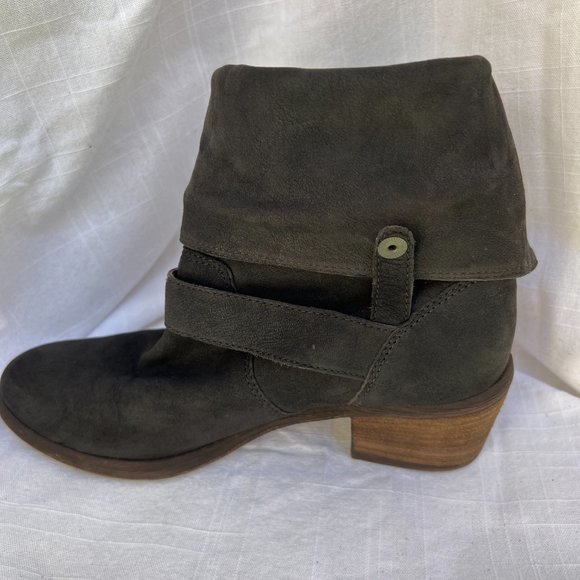 Donald J. Pliner Round Toe Moto Buckle Style Cuban Heel Bootie Black Size 6.5 - Picture 7 of 11